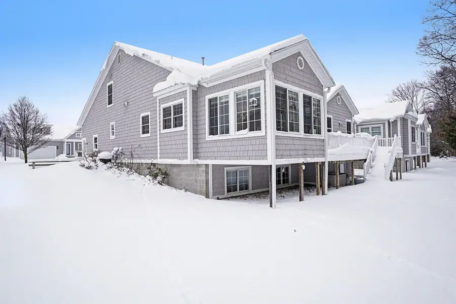 627 Parkview Avenue, Spring Lake, MI 49456 - Image #2