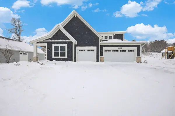 4692 Knapp Bluff Drive Ne, Grand Rapids, MI 49525