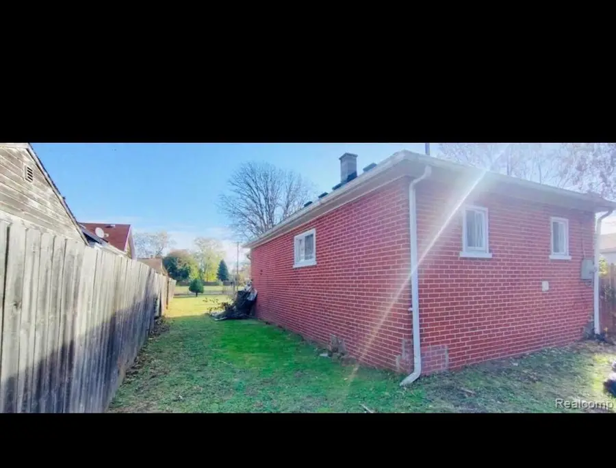 6893 Plainview Avenue, Detroit, MI 48228 - Image #2