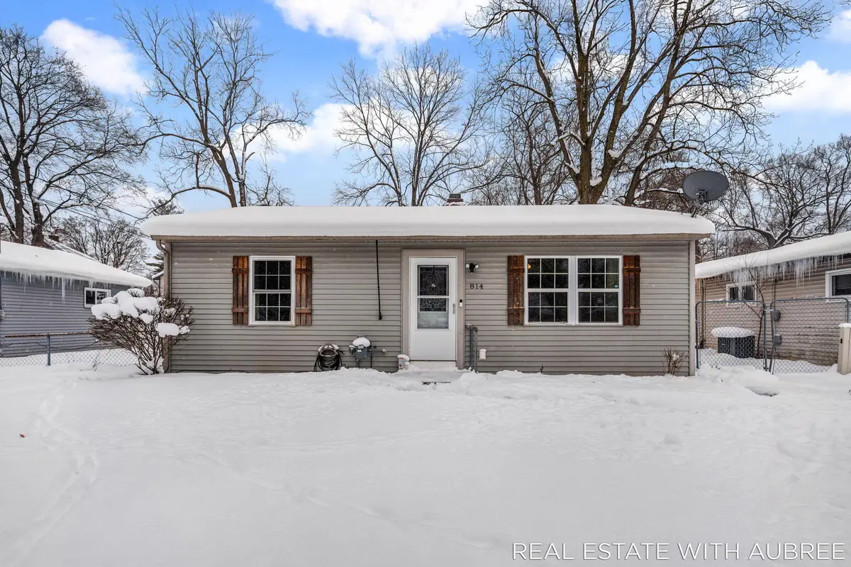 814 Woolsey Drive Sw, Grand Rapids, MI 49503 - Image #1