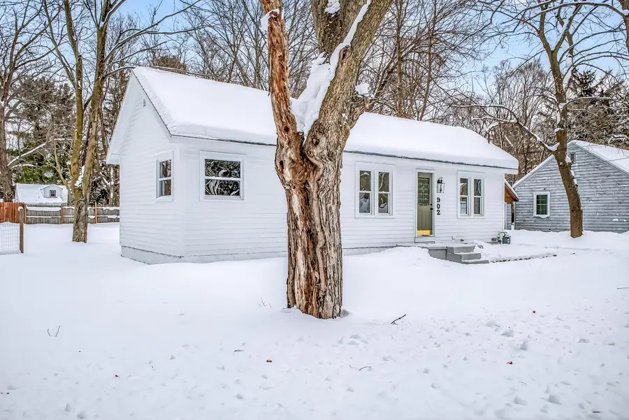 902 Wilson Avenue, Norton Shores, MI 49441 - Image #2