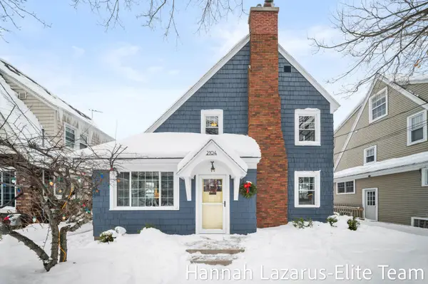 2104 College Avenue Se, Grand Rapids, MI 49507