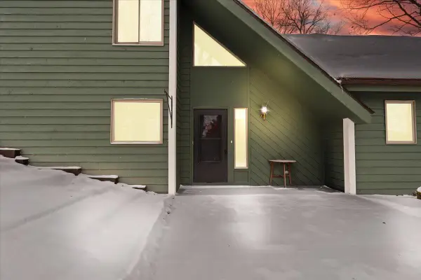 6055 Shaftsburg Road, Williamston, MI 48895