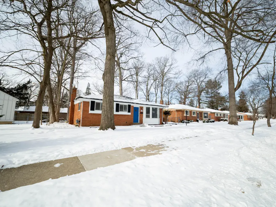 1019 Hasper Drive, Ann Arbor, MI 48103 - Image #2