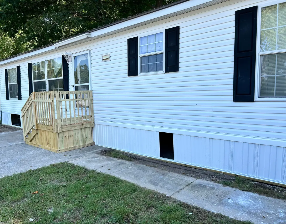 668 Hansel Street Nw, Comstock Park, MI 49321 - Image #1