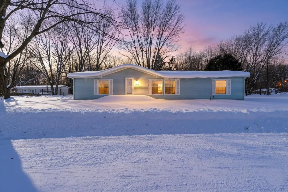 54598 Park Lane, Eau Claire, MI 49111 - Image #1