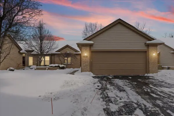 4853 Lone Oak Court, Ann Arbor, MI 48108