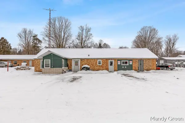 21229 Northland Drive, Paris, MI 49338