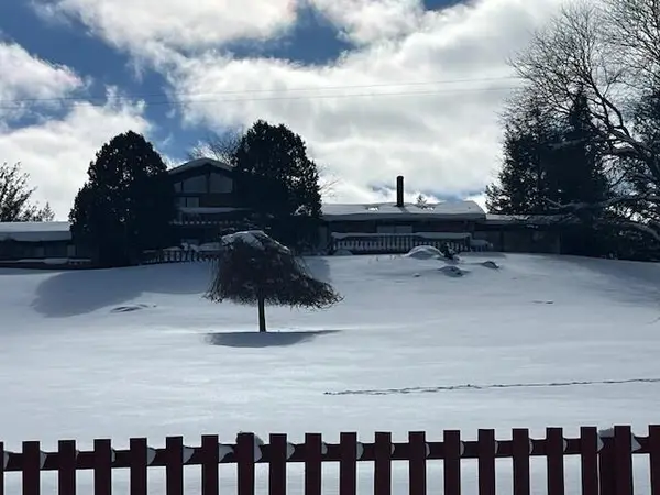 8903 Maidens Road, Bear Lake, MI 49614