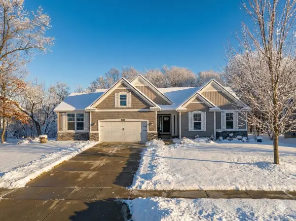 4330 Oak Timbers Drive Ne, Grand Rapids, MI 49525