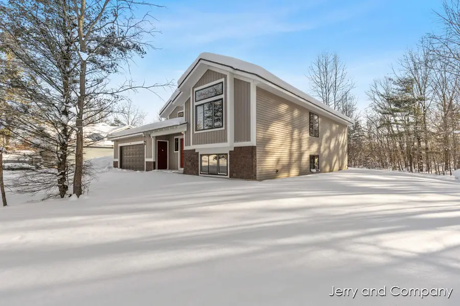 907 Apple Ridge Court, Allegan, MI 49010 - Image #2