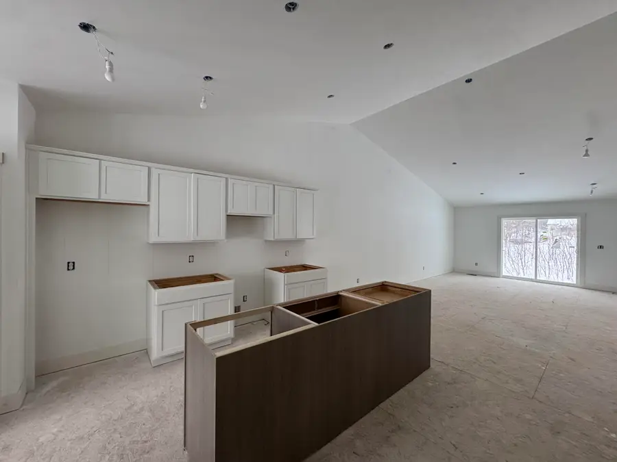 1573 N Village Circle, Kalamazoo, MI 49009 - Image #3