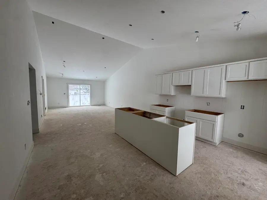 1575 N Village Circle, Kalamazoo, MI 49009 - Image #3