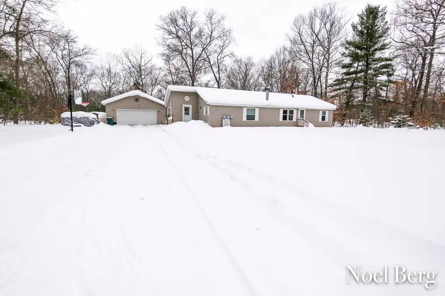 340 E River Road, Muskegon, MI 49445 - Image #2