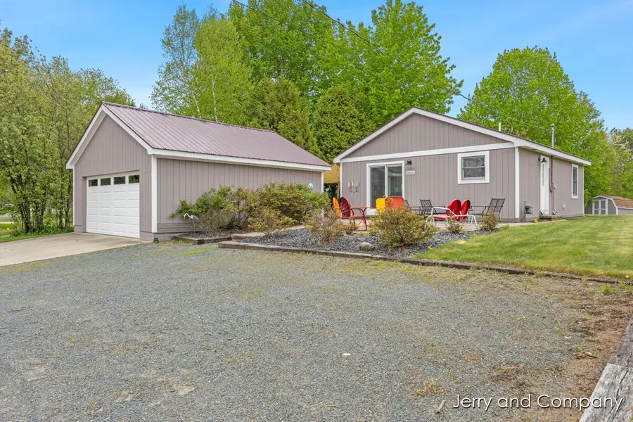 2058 N White Birch Drive, Mears, MI 49436 - Image #2