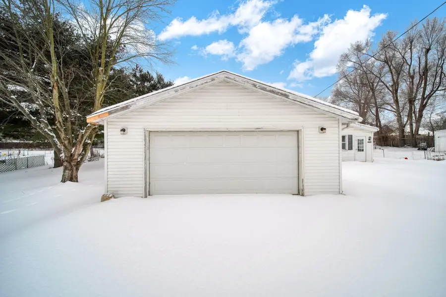 108 Bagg Avenue, Jackson, MI 49203 - Image #2