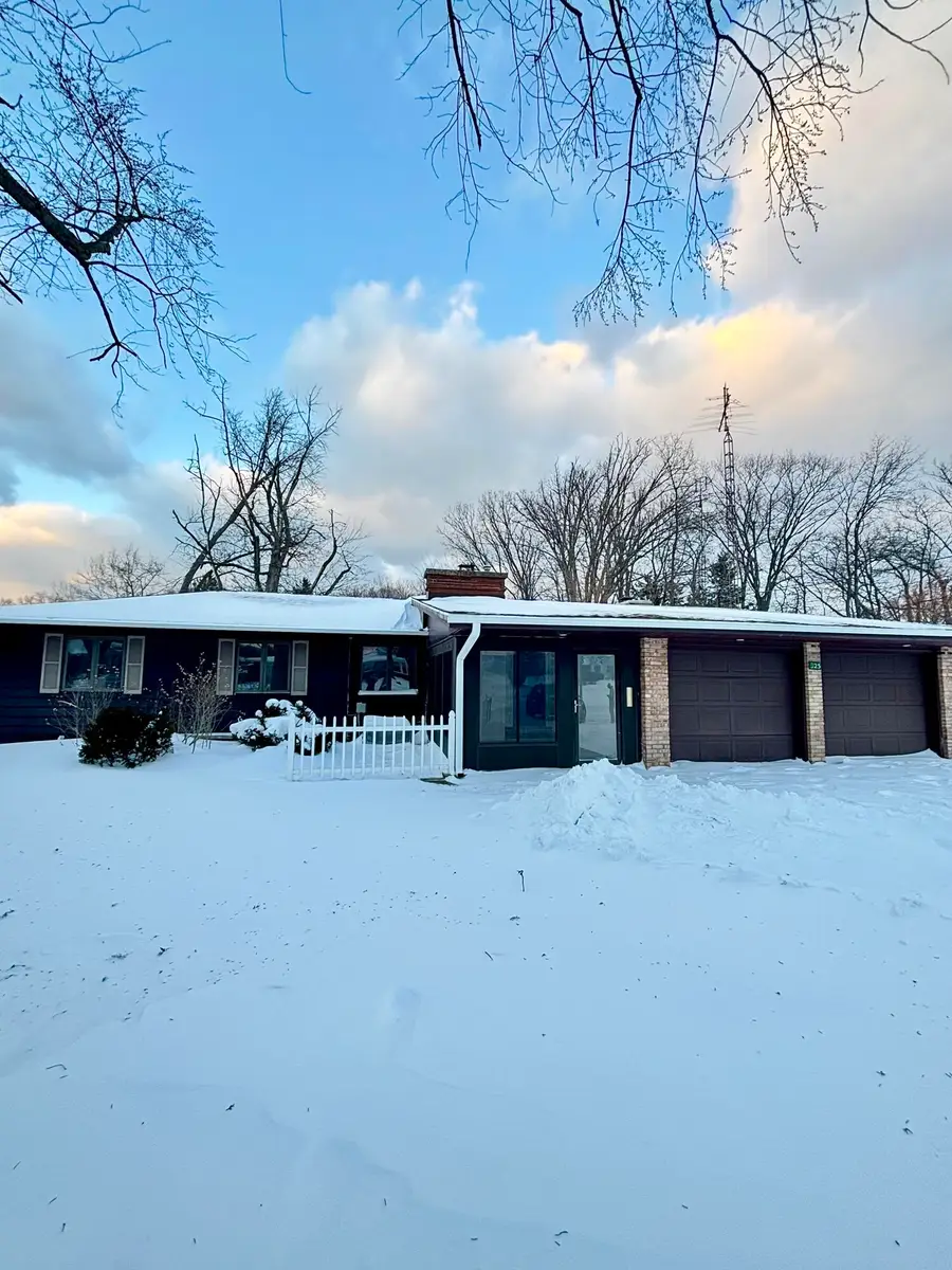 325 Winwood Avenue, Saint Joseph, MI 49085 - Image #2