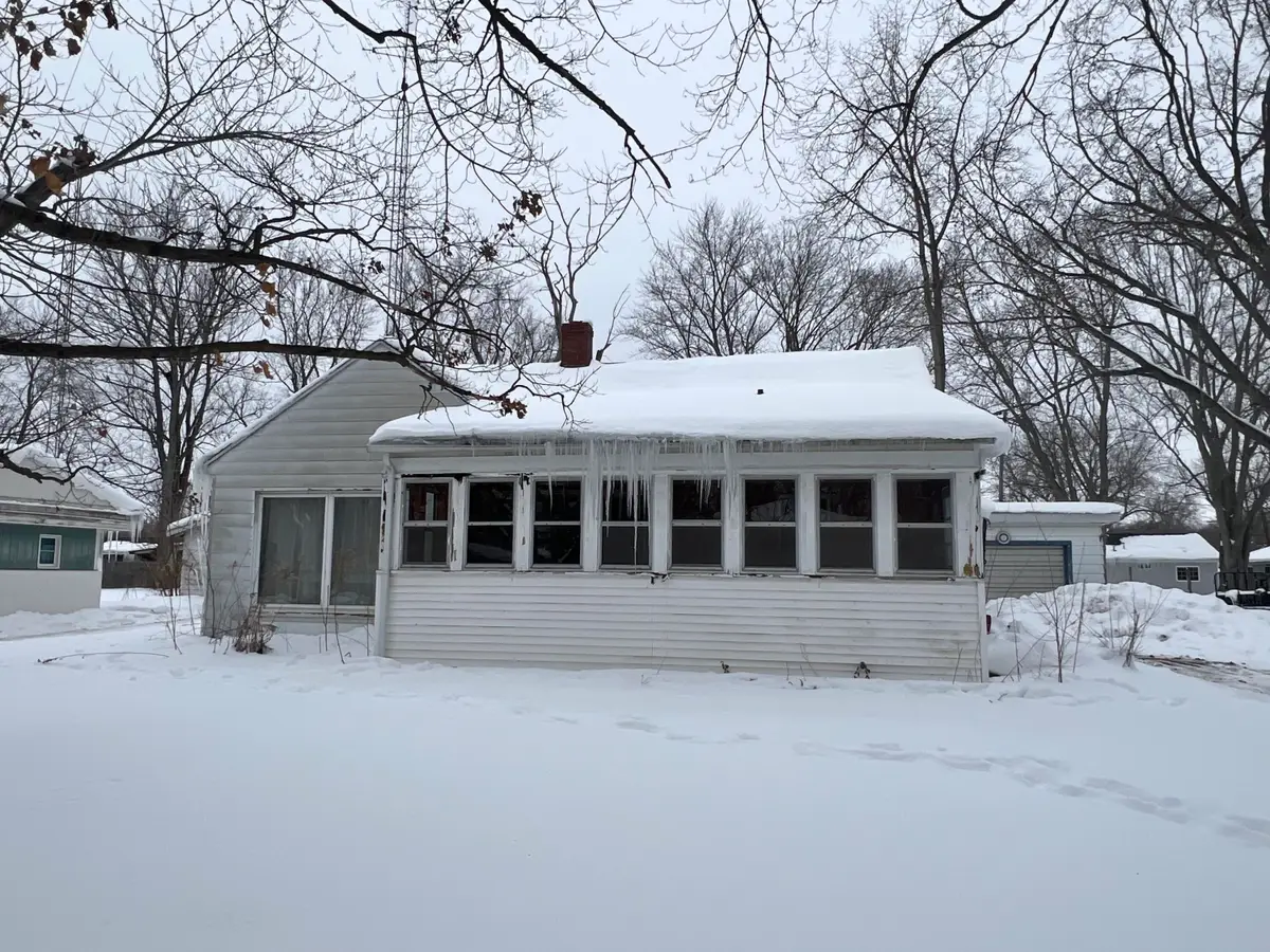 422 Paw Paw Avenue, Watervliet, MI 49098 - Image #1