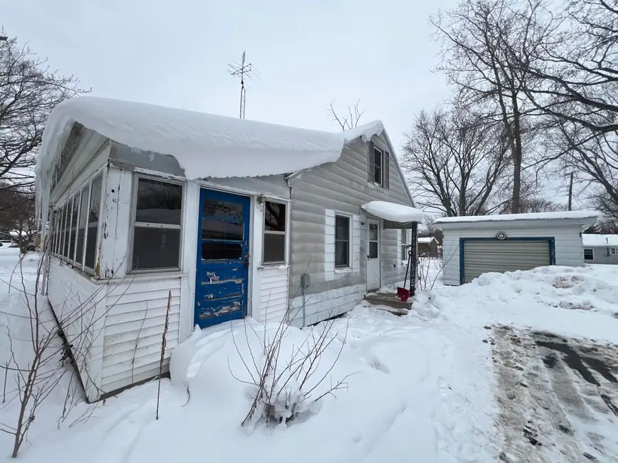 422 Paw Paw Avenue, Watervliet, MI 49098 - Image #2