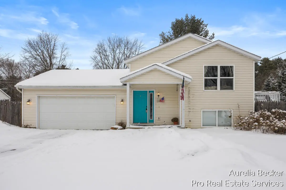 12411 14 Mile Road Ne, Greenville, MI 48838 - Image #1
