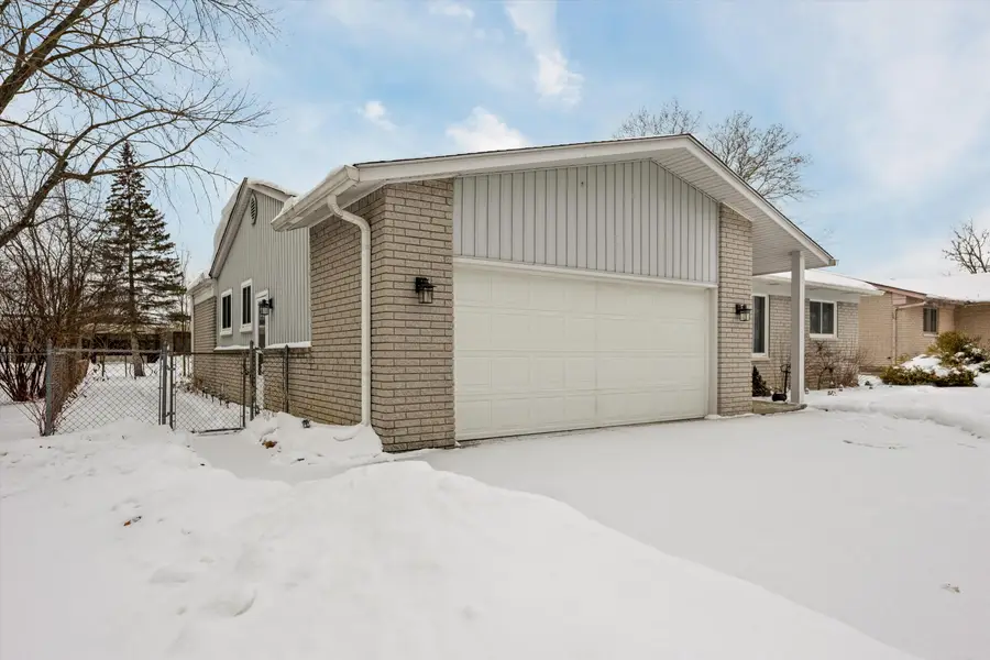 37177 Bristol Street, Livonia, MI 48154 - #3
