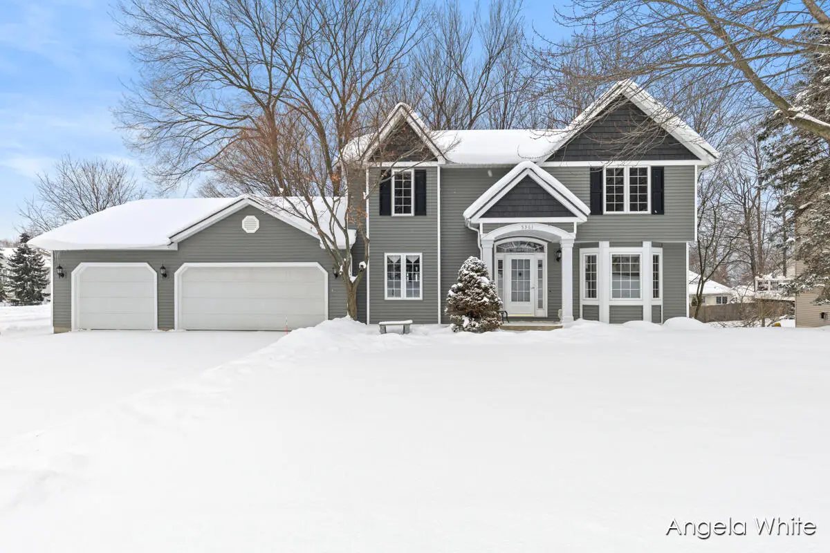 5361 Cottondale Street Sw, Wyoming, MI 49519 - Image #1