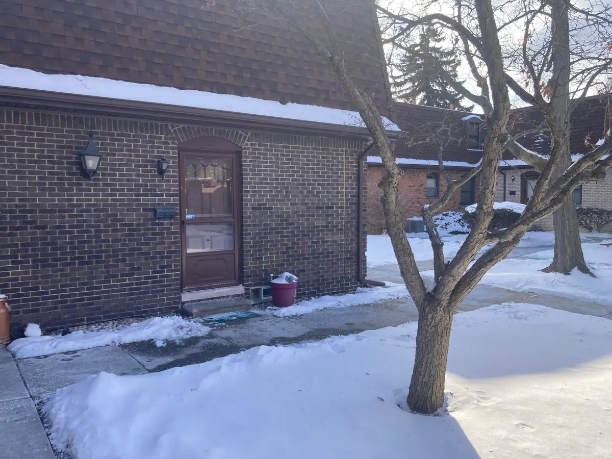 5065 Crooks #49, Royal Oak, MI 48073 - Image #1