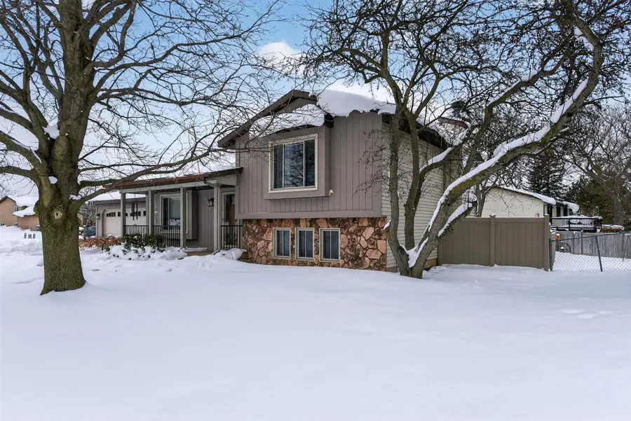 5875 Brookfarm Drive Se, Grand Rapids, MI 49508 - Image #3