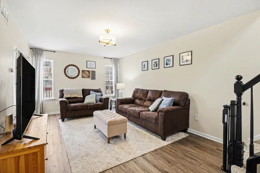 4275 Hunters Circle W, Canton, MI 48188 - Image #2