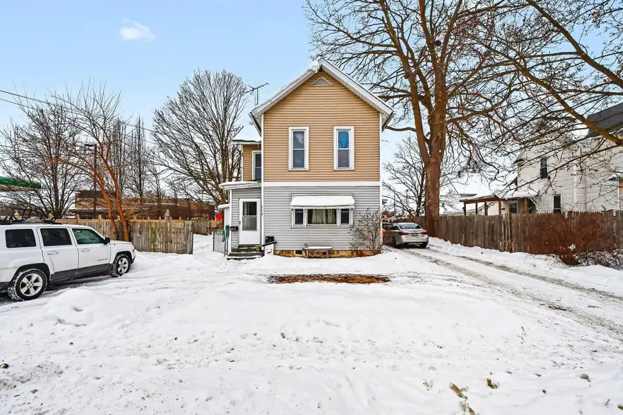 118 N Hudson Street Se, Lowell, MI 49331 - Image #2