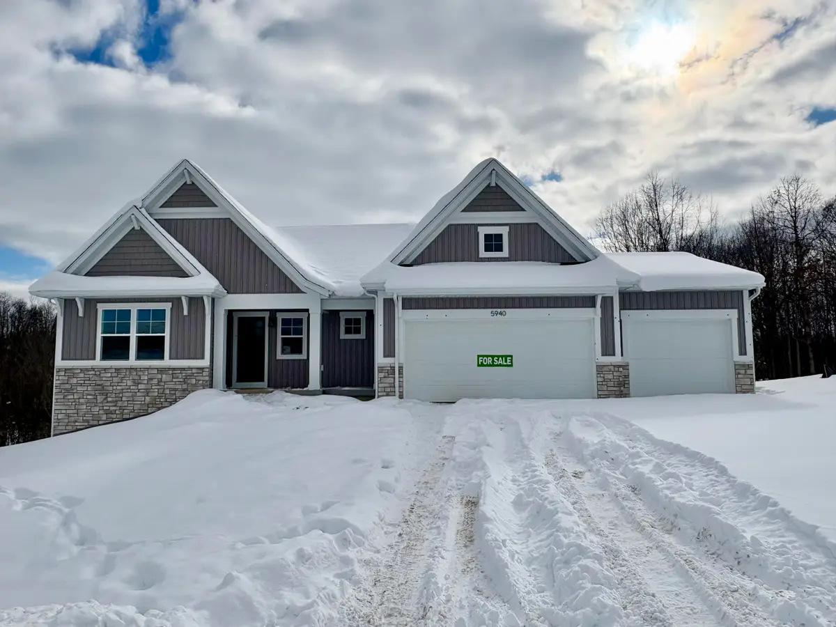 5940 Valley Point Drive Se, Caledonia, MI 49316 - Image #1