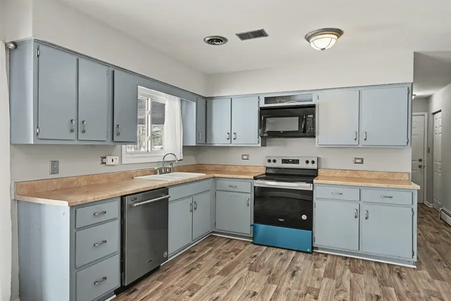 35908 Riverview Drive, Paw Paw, MI 49079 - Image #3