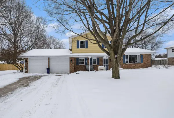 6033 Clearbrook Drive, Stevensville, MI 49127
