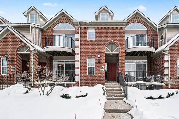 228 W Oakbrook Drive, Ann Arbor, MI 48103