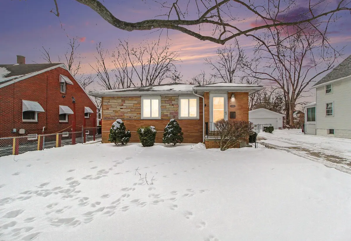 230 E Grove Street, Monroe, MI 48162 - #1