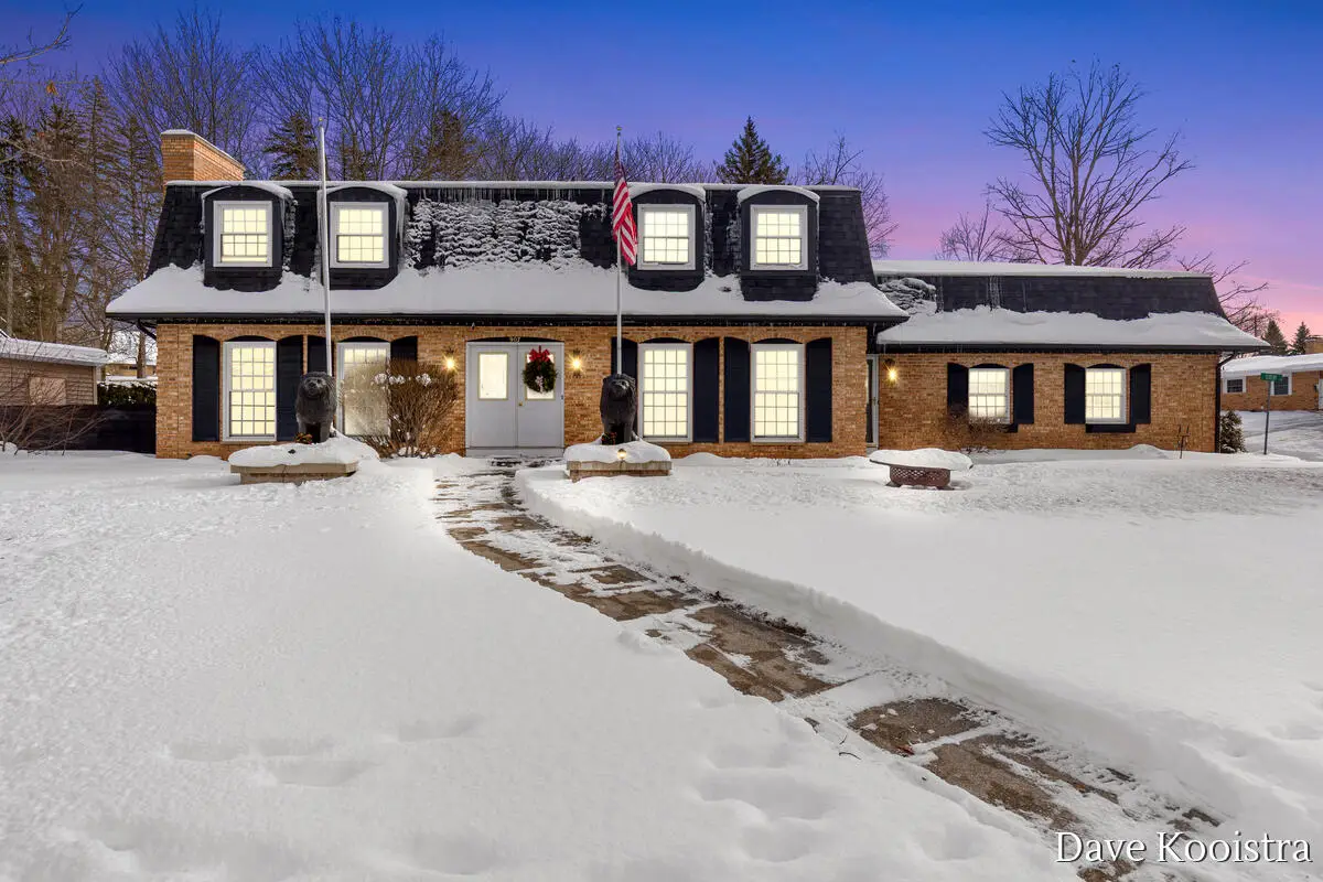 907 N Glenwood Drive, Hastings, MI 49058 - Image #1
