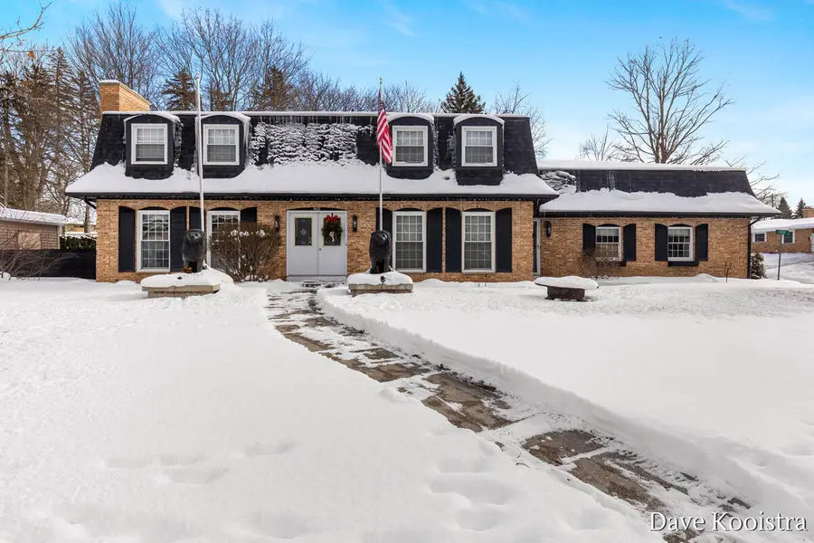 907 N Glenwood Drive, Hastings, MI 49058 - Image #2