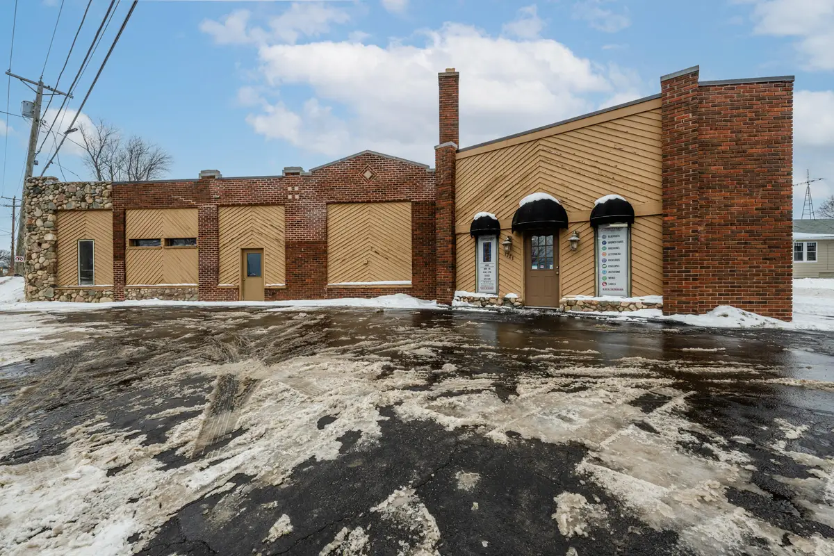 1719 Lakeshore Drive, Saint Joseph, MI 49085 - Image #1