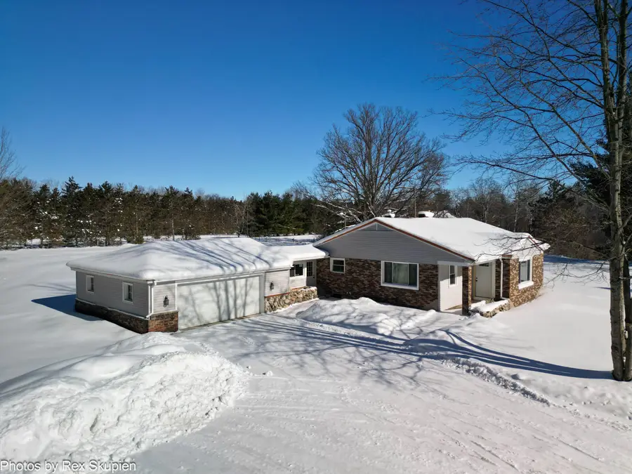 1861 E Monroe Street, White Cloud, MI 49349 - Image #2