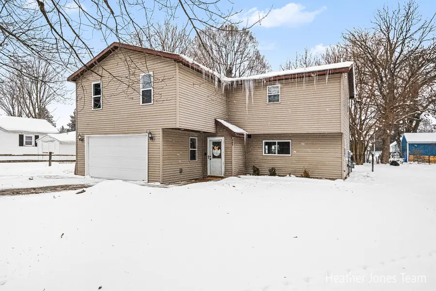 263 Cedar Street Ne, Cedar Springs, MI 49319 - Image #2