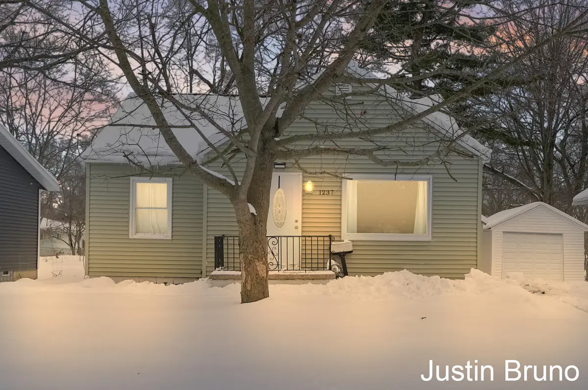 1237 James Avenue, Muskegon, MI 49442 - Image #1