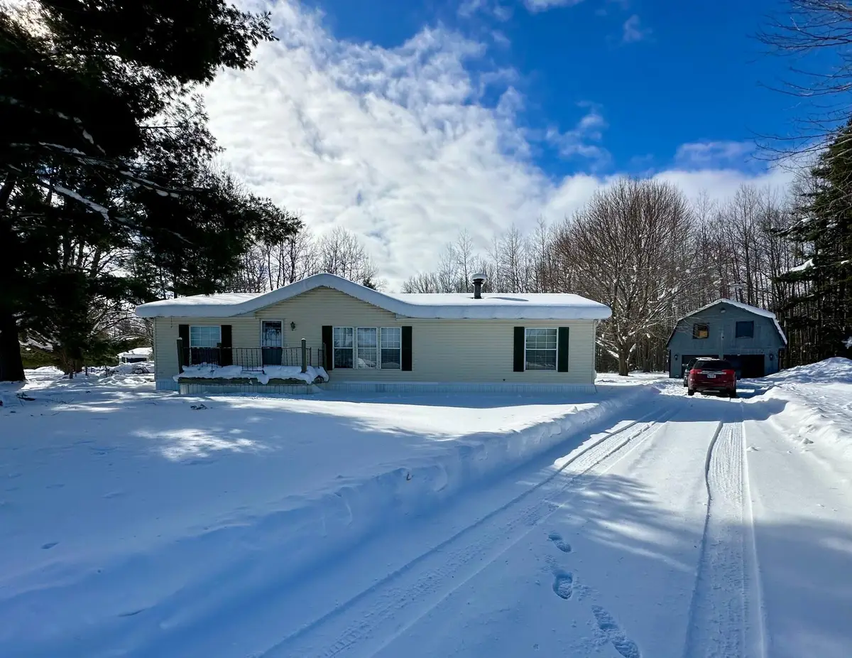 3131 S 164th Avenue, Hesperia, MI 49421 - Image #1