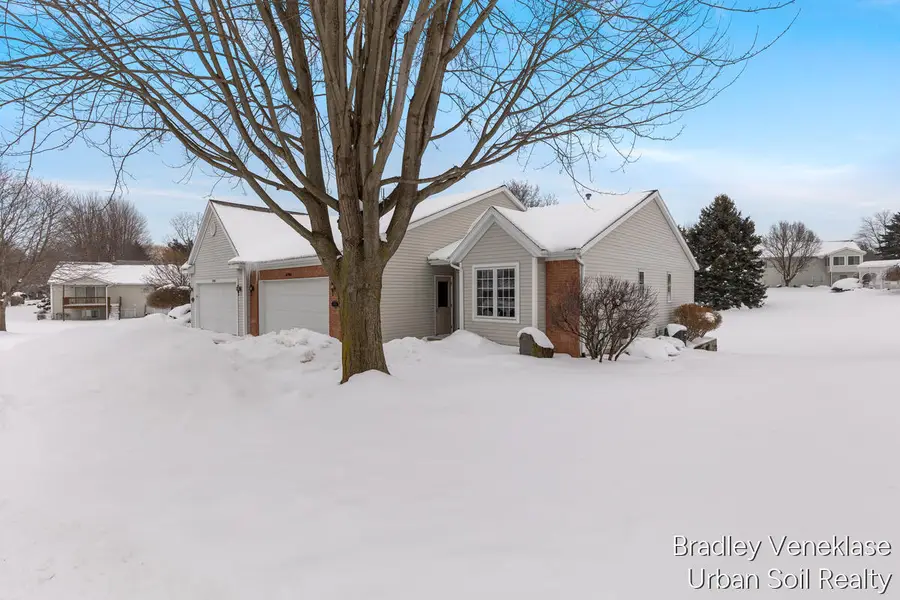 4760 Crescent Drive, Hudsonville, MI 49426 - Image #2