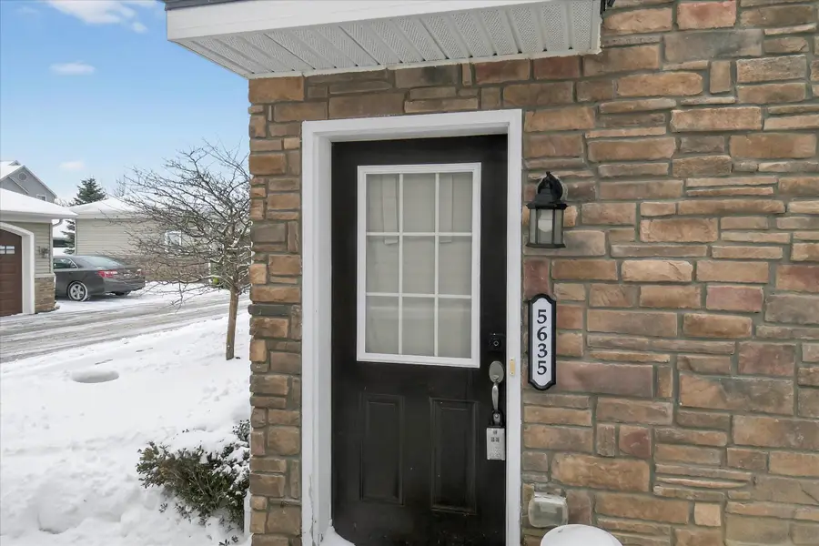 5635 Arbor Chase Drive, Ann Arbor, MI 48103 - Image #2