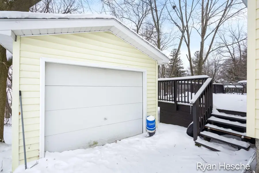 213 E Lytle Street, Ionia, MI 48846 - Image #2
