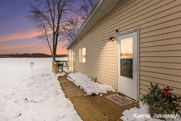 152 W Holland Lake Drive, Sheridan, MI 48884