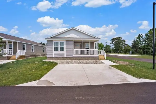 1283 E Ellis Road #13, Norton Shores, MI 49441