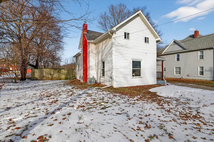 816 S Kalamazoo Avenue, Marshall, MI 49068 - #2