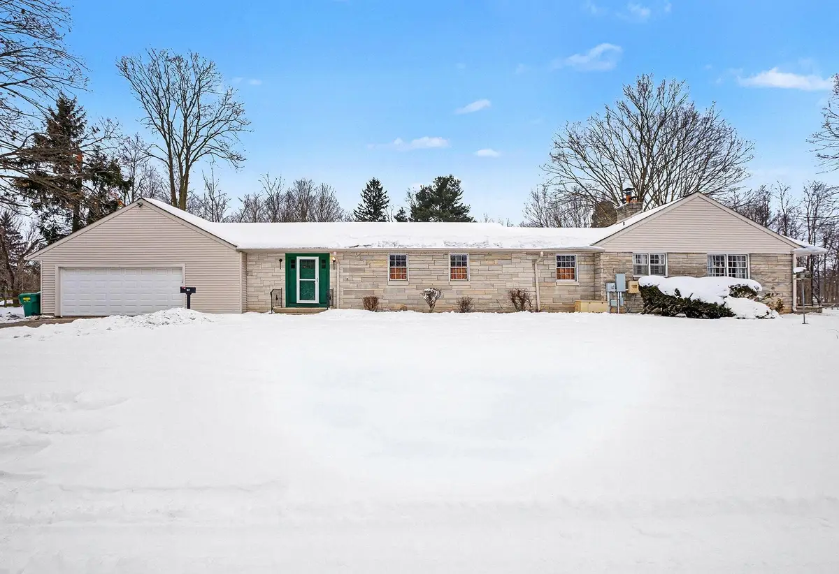 302 N Fulton Street, Cassopolis, MI 49031 - Image #1