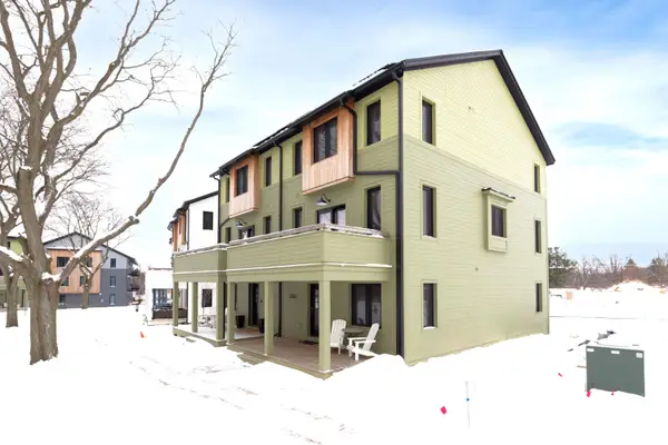 2292 Greenway Trail, Ann Arbor, MI 48104